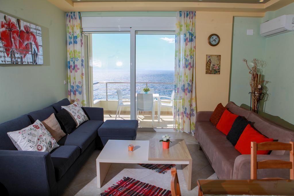 Blue Sea Apartments Sarandë Buitenkant foto
