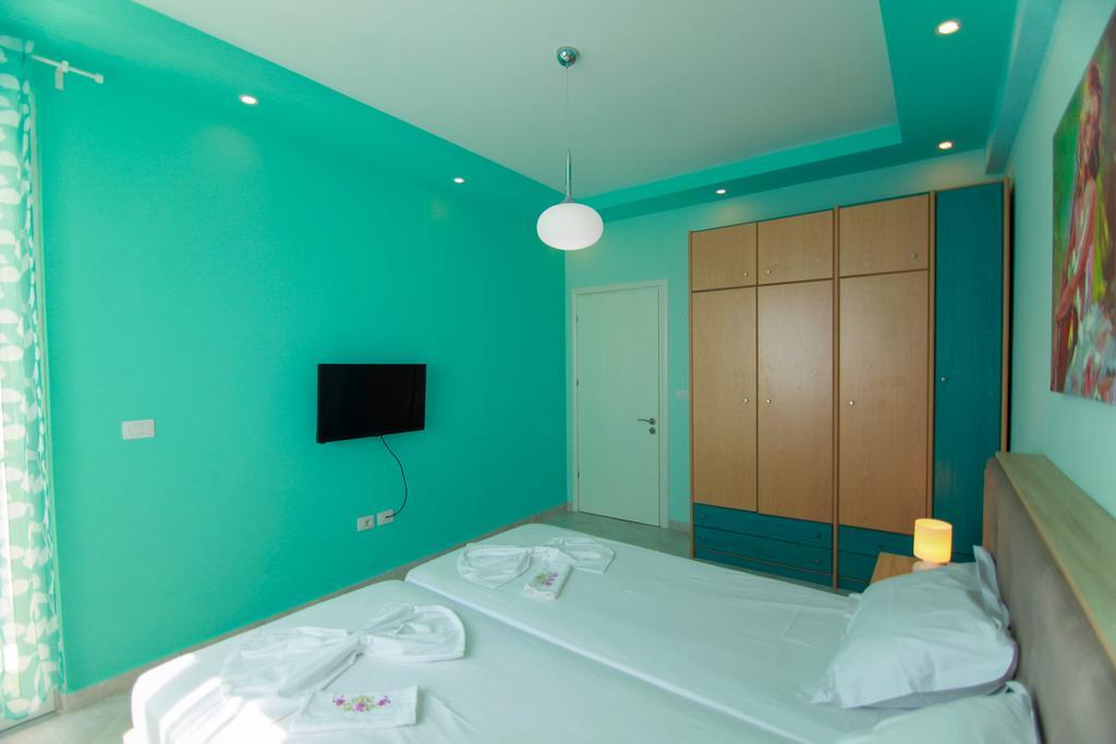 Blue Sea Apartments Sarandë Buitenkant foto