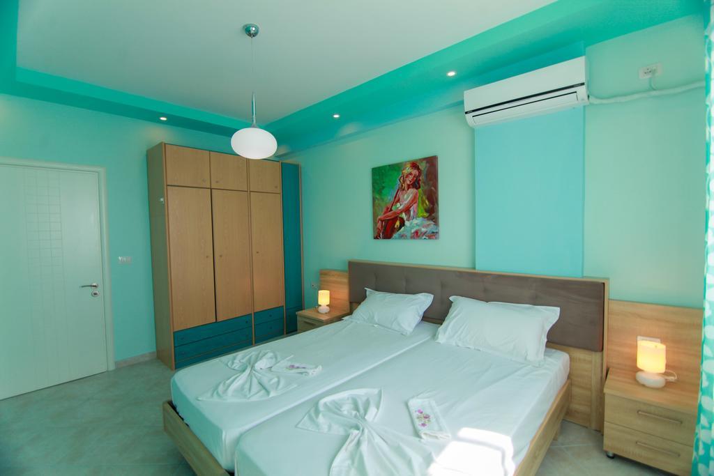 Blue Sea Apartments Sarandë Buitenkant foto