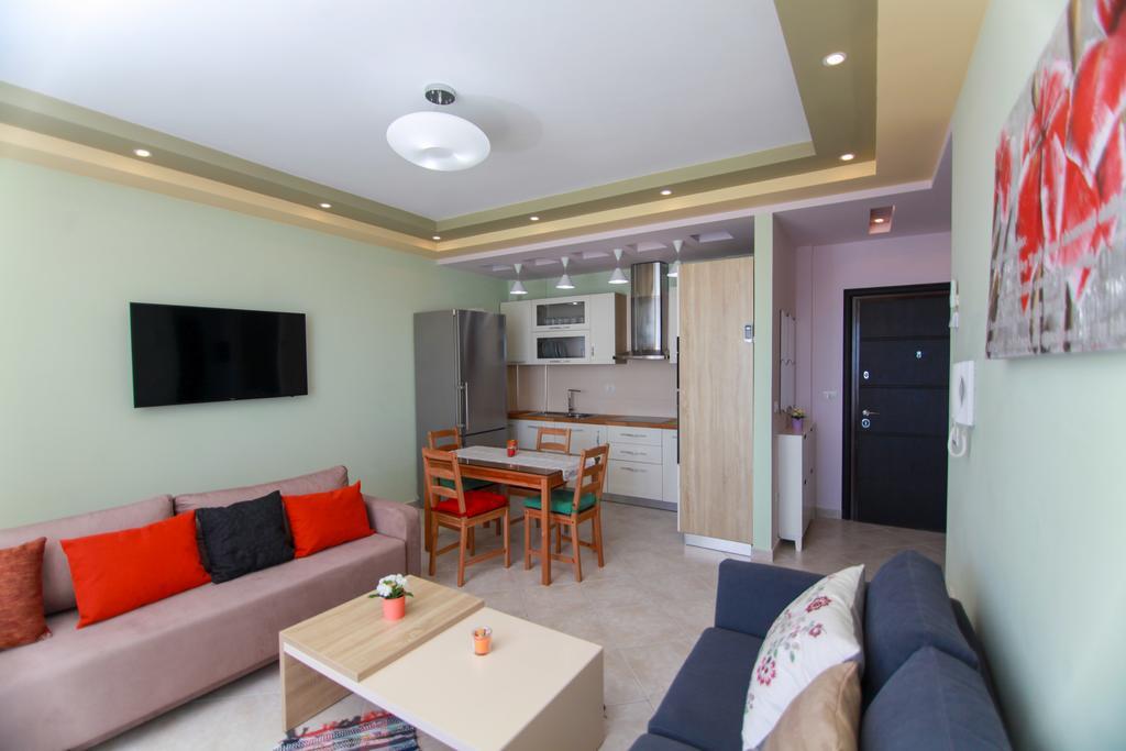 Blue Sea Apartments Sarandë Buitenkant foto