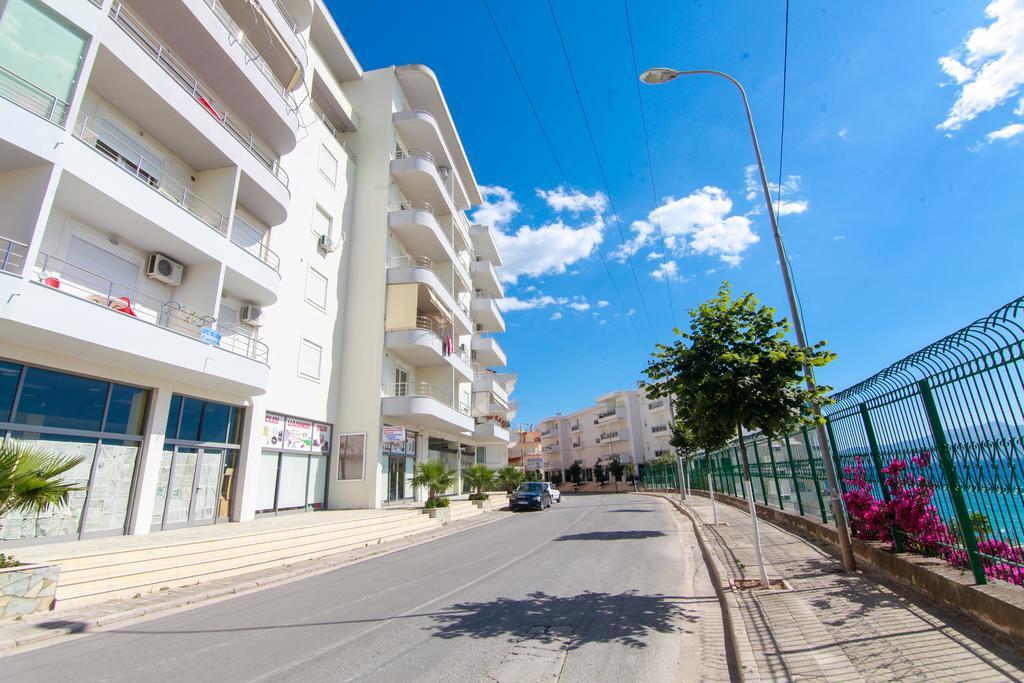 Blue Sea Apartments Sarandë Buitenkant foto