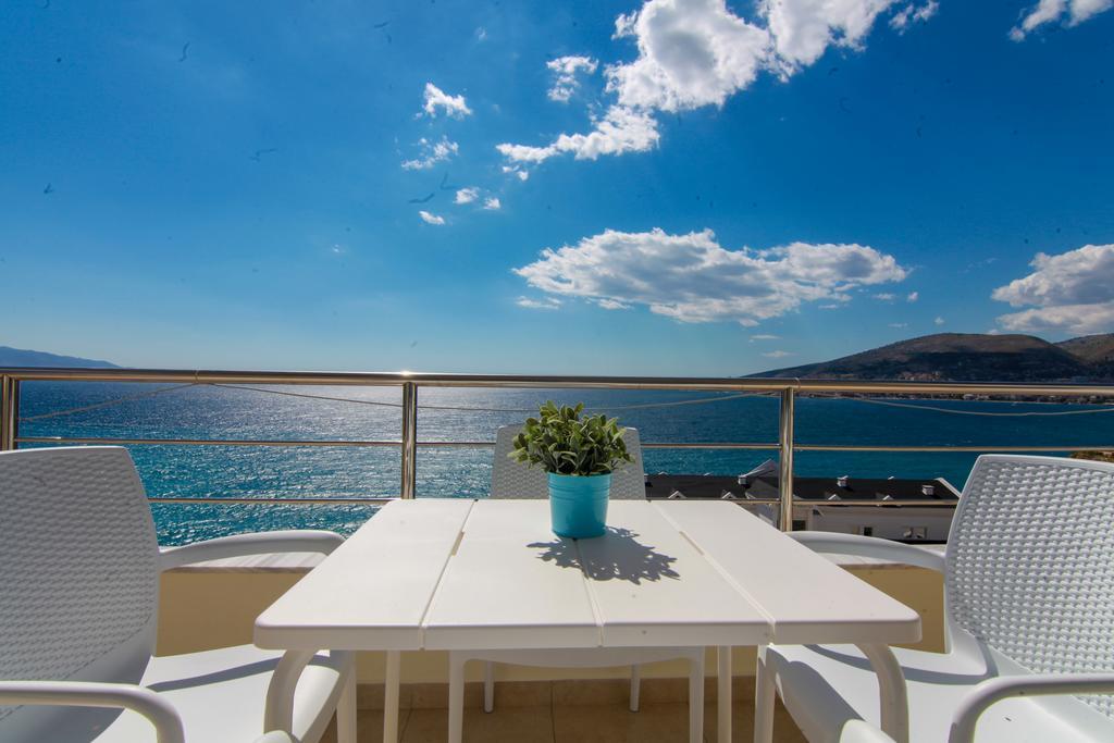 Blue Sea Apartments Sarandë Buitenkant foto
