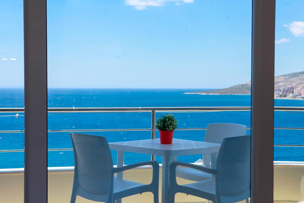 Blue Sea Apartments Sarandë Buitenkant foto